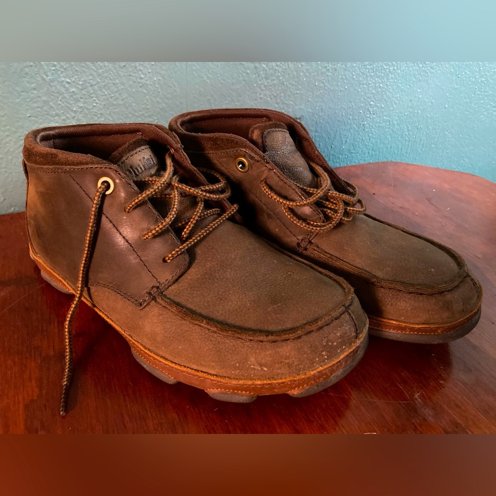 Olukai Hamakua Boots size 8.5